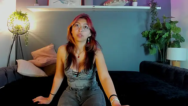 Kira Exe  online show from 04.04.26