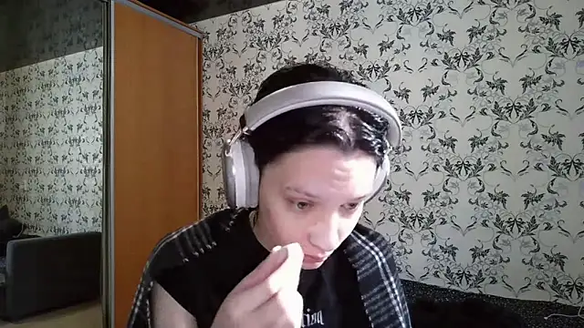 LxayBloom online show from 03.11.26