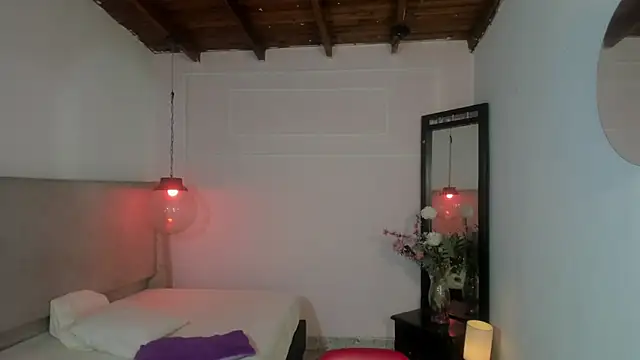 ZoeFox5 online show from 02.13.26