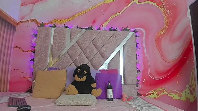 Snapshot of emily_velvet__ chatting on 02.13.26 emily velvet online show from 02.13.26