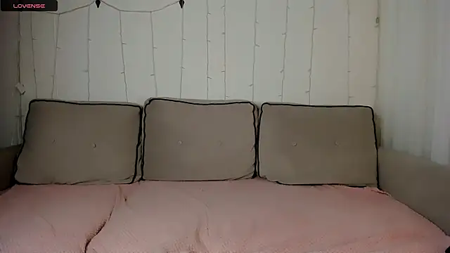 Snapshot of iceseeker2 chatting on 02.17.26 iceseeker2 online show from 02.17.26