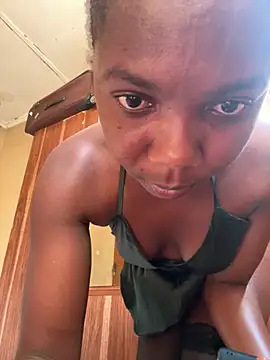 Chomi2014 online show from 04.17.26