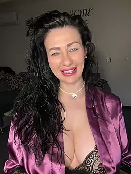 IRISWHITE17 online show from 02.16.26