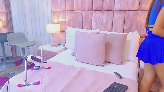 VioletFroost online show from 04.06.26