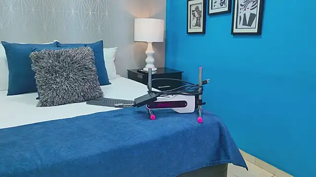 VioletFroost online show from 04.13.26