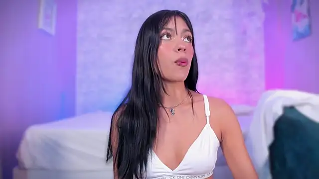 Snapshot of ayla_lux chatting on 02.14.26 ayla lux online show from 02.14.26