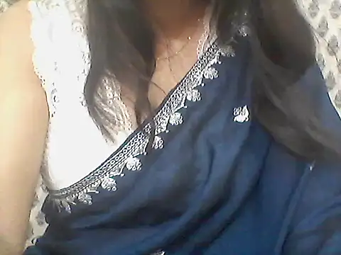 Snapshot of _Daisy chatting on 04.17.26 Daisy online show from 04.17.26