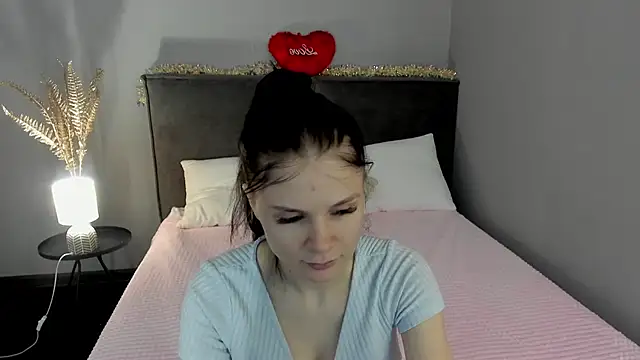 Snapshot of SkinyJoys chatting on 02.21.26 SkinyJoys online show from 02.21.26