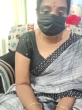 Snapshot of Tinarosy13 chatting on 02.17.26 Tinarosy13 online show from 02.17.26