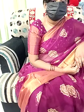 Snapshot of Tinarosy13 chatting on 02.20.26 Tinarosy13 online show from 02.20.26