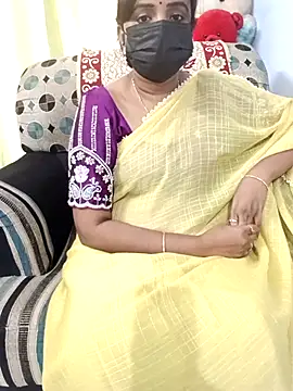 Snapshot of Tinarosy13 chatting on 02.22.26 Tinarosy13 online show from 02.22.26