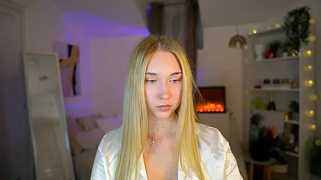 Snapshot of MilaBunny2000 chatting on 02.12.26 MilaBunny2000 online show from 02.12.26