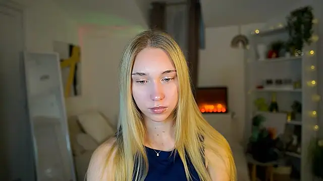 Snapshot of MilaBunny2000 chatting on 02.13.26 MilaBunny2000 online show from 02.13.26