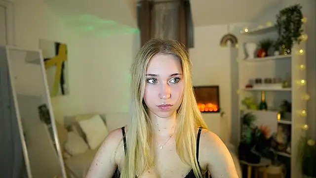 Snapshot of MilaBunny2000 chatting on 02.22.26 MilaBunny2000 online show from 02.22.26