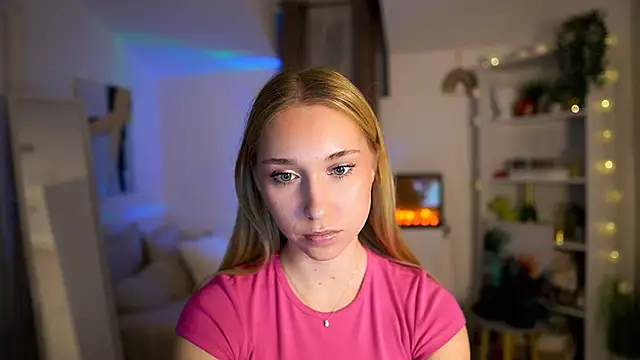 Snapshot of MilaBunny2000 chatting on 02.24.26 MilaBunny2000 online show from 02.24.26