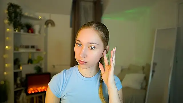 Snapshot of MilaBunny2000 chatting on 02.27.26 MilaBunny2000 online show from 02.27.26