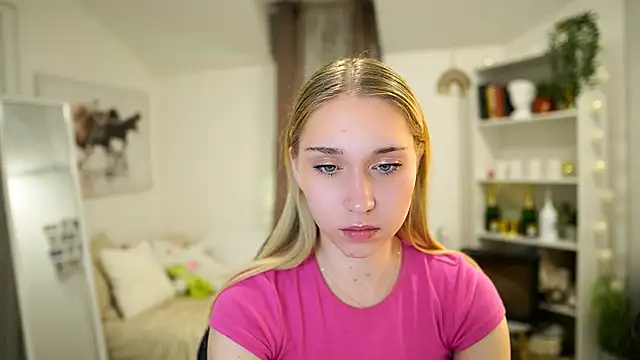 Snapshot of MilaBunny2000 chatting on 03.13.26 MilaBunny2000 online show from 03.13.26