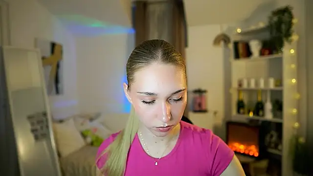 Snapshot of MilaBunny2000 chatting on 03.15.26 MilaBunny2000 online show from 03.15.26