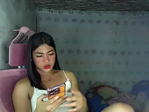 Margalona  online show from 04.22.26