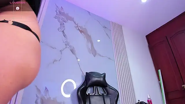 NatashaTaylor1 online show from 04.21.26