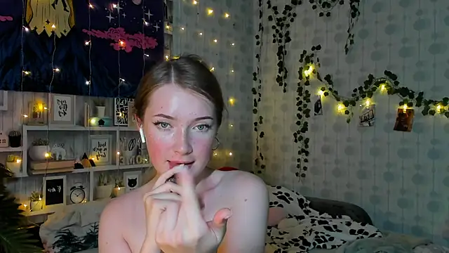 Snapshot of swiity_room_ chatting on 07.28.26 swiity room online show from 07.28.26