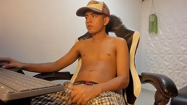 Alluringangel23 online show from 01.10.26