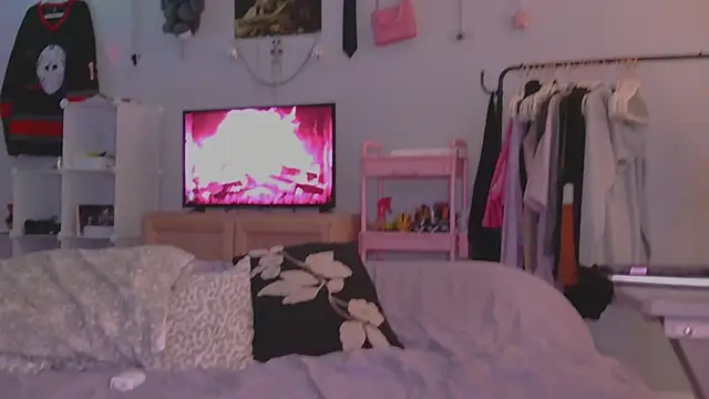 xouniq online show from 02.12.26