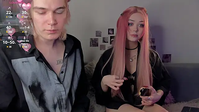 Snapshot of SweetheartsFriends chatting on 04.30.26 SweetheartsFriends online show from 04.30.26