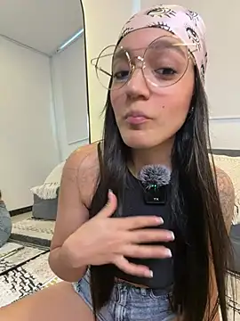 EVA WILD1 online show from 02.15.26