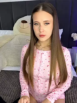 Snapshot of EmilieFox chatting on 01.19.26 EmilieFox online show from 01.19.26