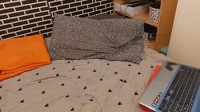 Snapshot of Spatgirl chatting on 02.16.26 Spatgirl online show from 02.16.26