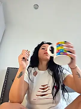 QueenMary80 online show from 01.13.26