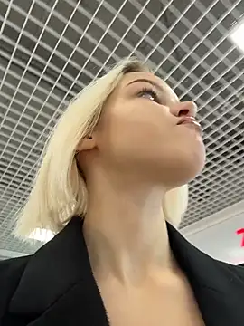 Snapshot of AshleyMur chatting on 02.16.26 AshleyMur online show from 02.16.26