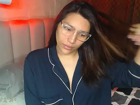 HeatWithHolly online show from 02.05.26