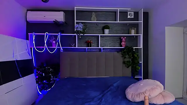 Snapshot of StephieRousee chatting on 02.25.26 StephieRousee online show from 02.25.26