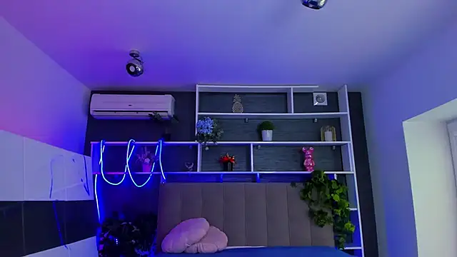 StephieRousee online show from 03.06.26