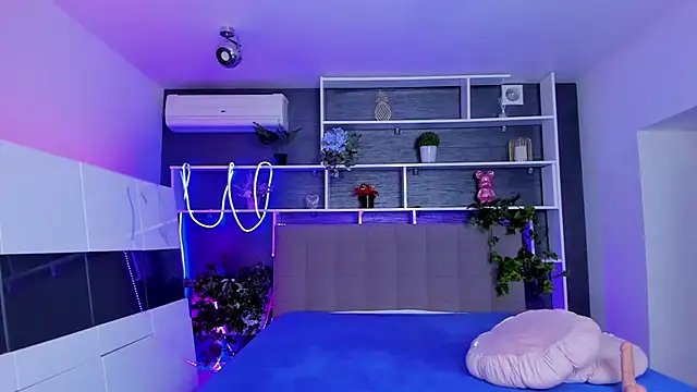 StephieRousee online show from 04.06.26