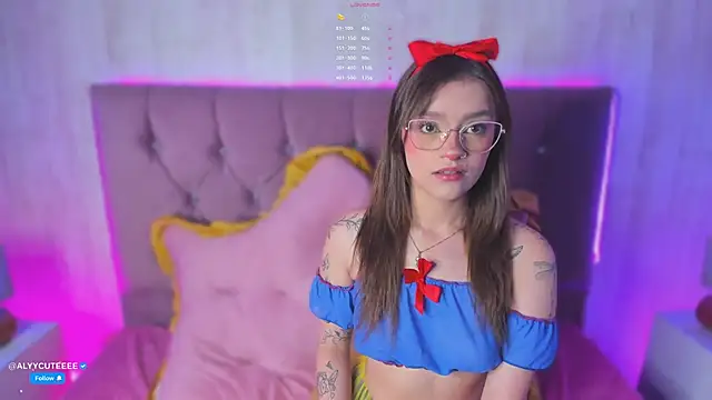 Snapshot of alyy_cut3 chatting on 02.25.26 alyy cut3 online show from 02.25.26