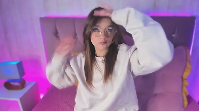 Snapshot of alyy_cut3 chatting on 02.26.26 alyy cut3 online show from 02.26.26