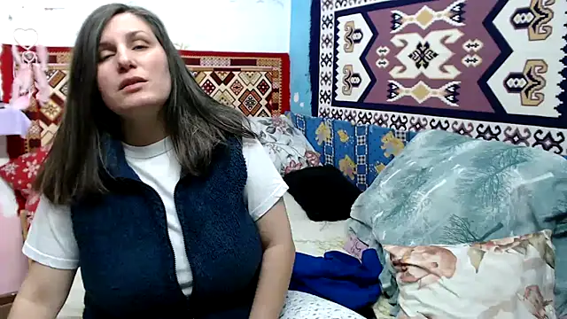 Snapshot of Adelinemilf chatting on 02.02.26 Adelinemilf online show from 02.02.26