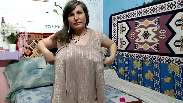 Snapshot of Adelinemilf chatting on 04.30.26 Adelinemilf online show from 04.30.26