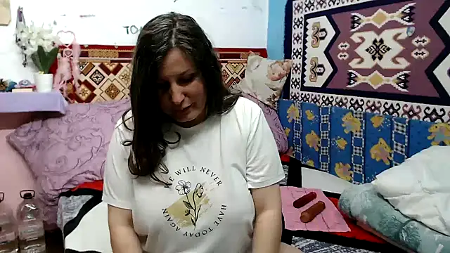 Snapshot of Adelinemilf chatting on 05.11.26 Adelinemilf online show from 05.11.26