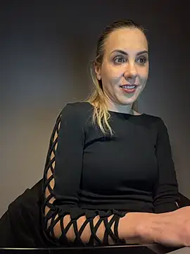 ElenaWhitmore online show from 02.04.26