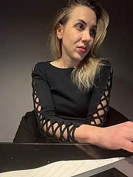 ElenaWhitmore online show from 02.23.26