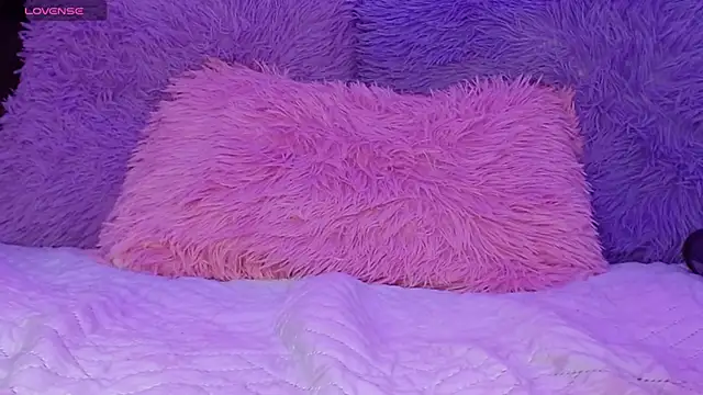 littlekiara4u   online show from 02.22.26