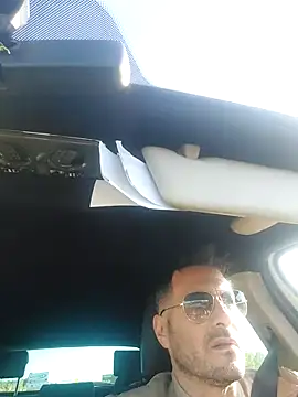 Snapshot of colosone chatting on 10.06.25 colosone online show from 10.06.25