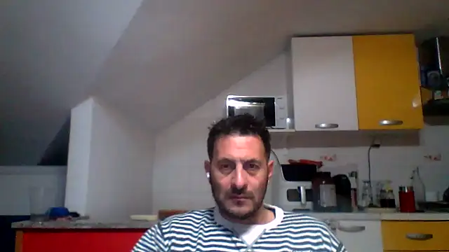 Snapshot of colosone chatting on 10.31.25 colosone online show from 10.31.25