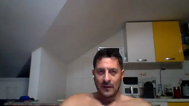 Snapshot of colosone chatting on 11.02.25 colosone online show from 11.02.25