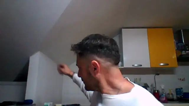 Snapshot of colosone chatting on 11.15.25 colosone online show from 11.15.25