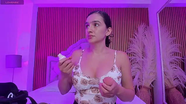 Violett hott  online show from 02.21.26